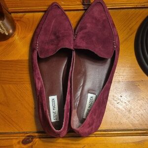 Steve Madden Maroon / Burgandy Suede Flats